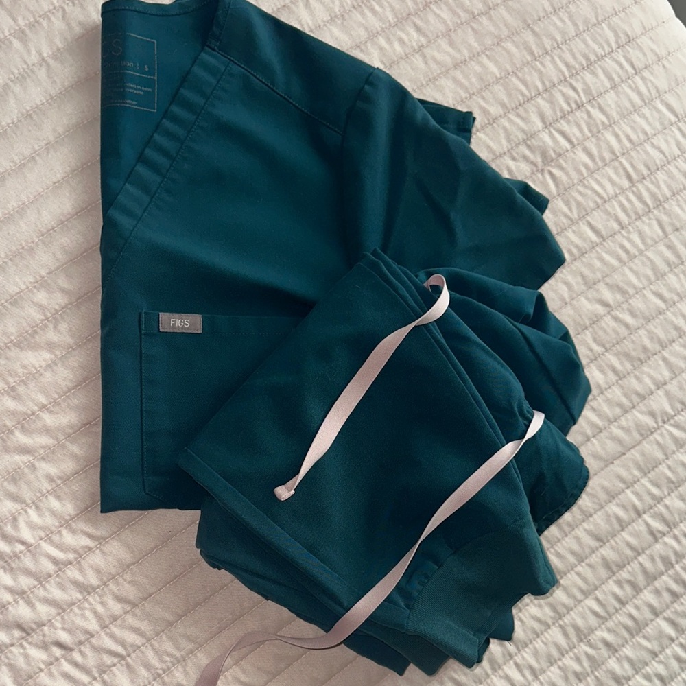 Figs Caribbean Blue Scrub Set